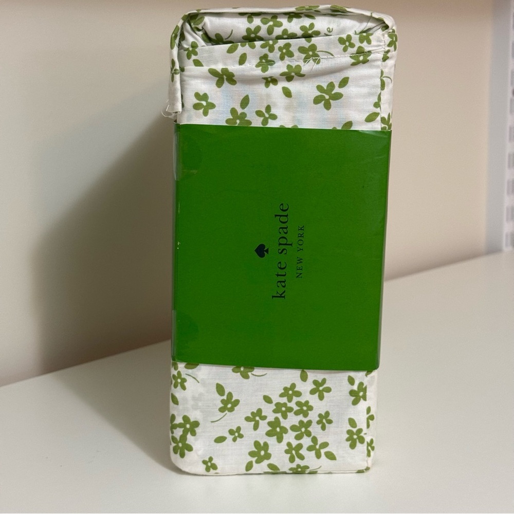 Kate Spade Green Floral King Sheet Set NEW - Picture 3 of 4
